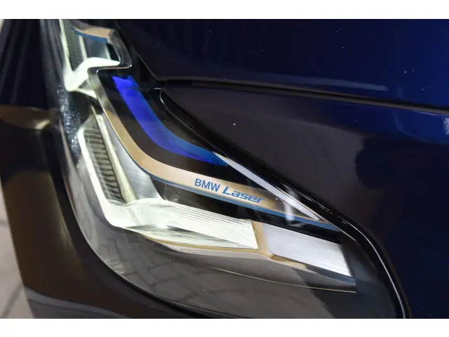 BMW 5 Serie 530i High Executive 2021 Benzine 51