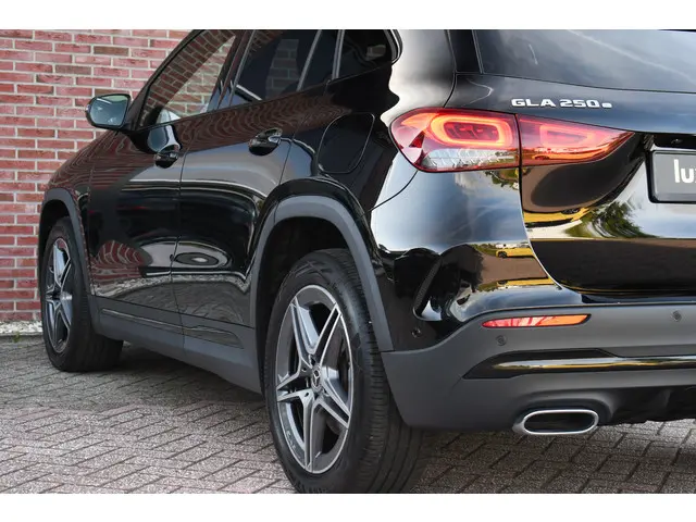 Mercedes-Benz GLA 250 e AMG 2021 Hybride Benzine 34