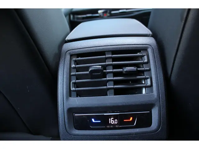 Volkswagen Golf 1.5 eTSI R-Line 2024 Benzine 28