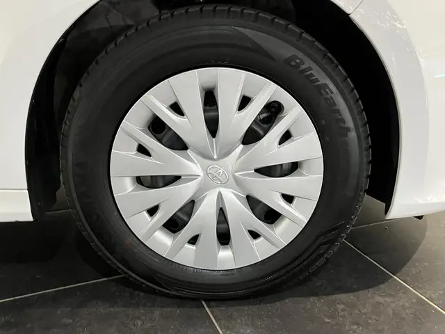 Toyota Yaris 1.5 Hybrid Active 2023 Hybride Benzine 6