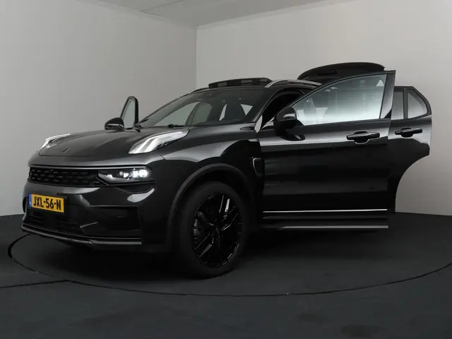 Lynk & Co 01 1.5 2023 Hybride Benzine 42