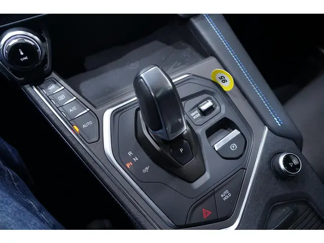 Lynk & Co 01 1.5 2023 Hybride Benzine 27