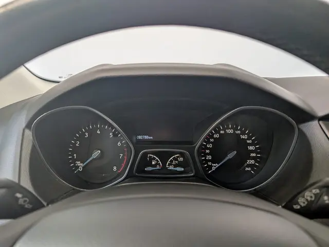 Ford Focus 1.0 Lease Edition |NAVI|SENSOR|NAP 2017 Benzine 20