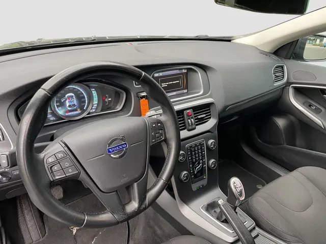 Volvo V40 1.6 T3 Kinetic 2012 Benzine 11