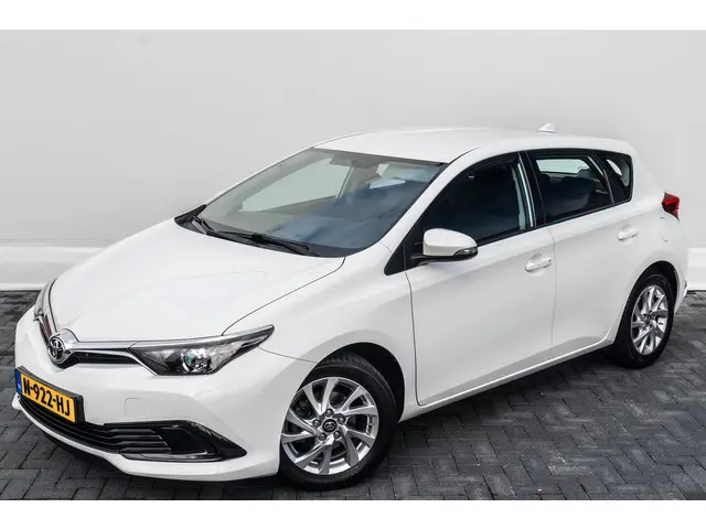 Toyota Auris 1.3 Now RIJKLAAR INCL:GARANTIE 2018 Benzine 14