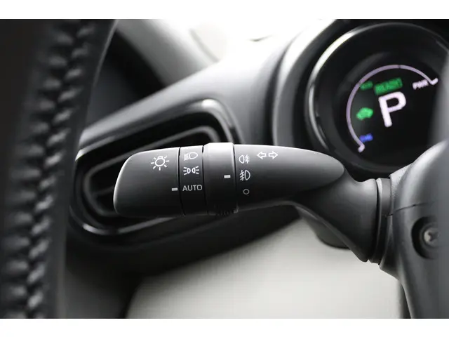 Toyota Yaris 1.5 Hybrid Executive 2020 Hybride Benzine 30