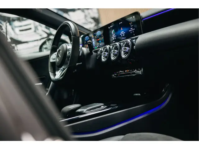 Mercedes-Benz A-Klasse 250 e 2020 Hybride Benzine 20