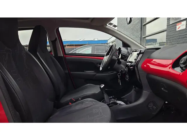 Toyota Aygo 1.0 VVT-i x-wave 2015 Benzine 17