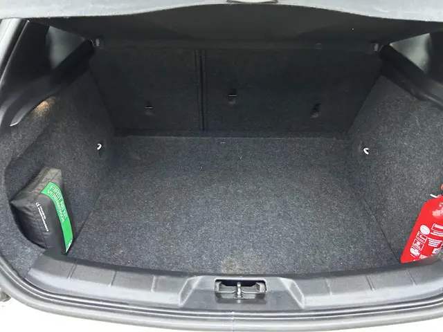 Volvo V40 2.5 T5 Summum 2013 Benzine 11