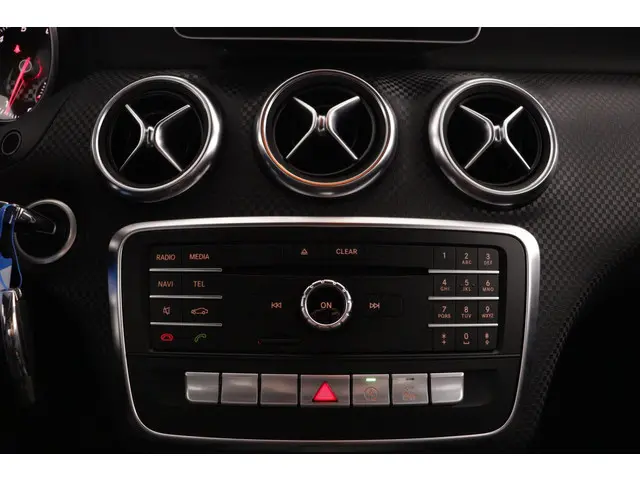Mercedes-Benz A-Klasse 180 Ambition 2018 Benzine 36