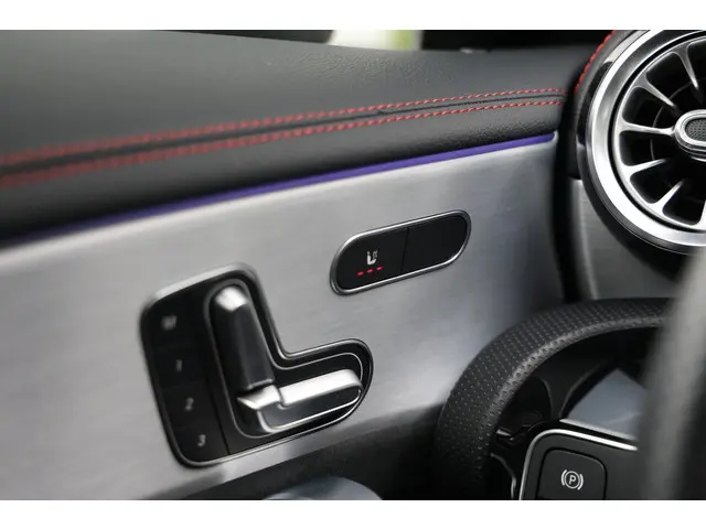 Mercedes-Benz CLA 200 164PK AMG Night Aut. 2020 Benzine 31
