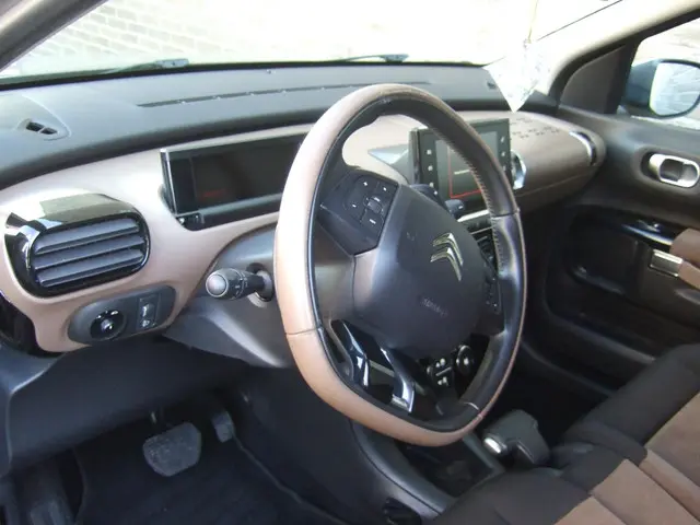 Citroën C4 Cactus 1.2 e-VTi Feel - Navigatie - 2014 Benzine 3