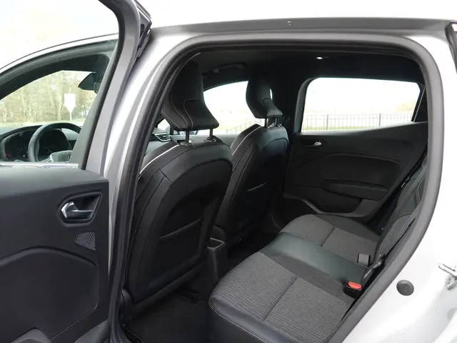 Renault Clio 1.0 TCe 90PK Intens 2022 Benzine 7
