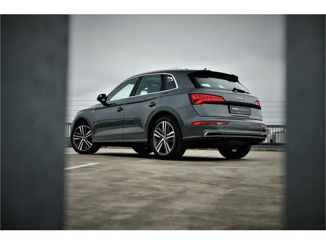 Audi Q5 2.0 TFSI quattro Launch Edition 2017 Benzine 47