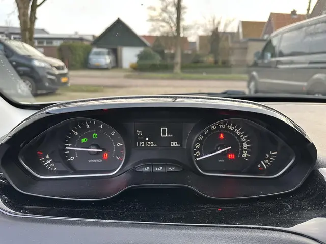 Peugeot 208 1.2 Blue Lion 82 PK 2018 Benzine 16