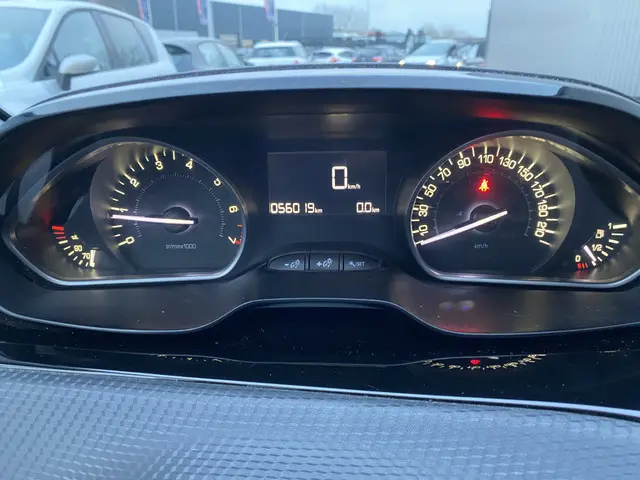 Peugeot 208 1.2 PureTech Active 2017 Benzine 18