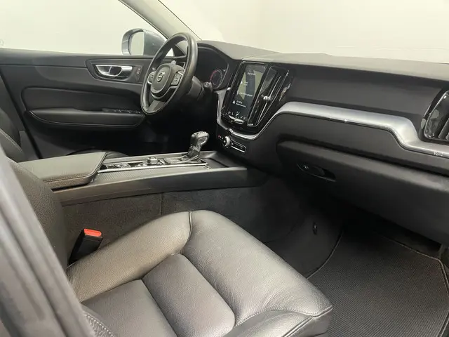Volvo XC60 2.0 T5 250pk AUT8 AWD Momentum 2018 Benzine 7