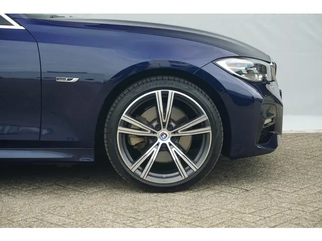 BMW 3 Serie Sedan 320e 2022 Hybride Benzine 4