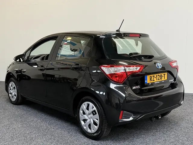 Toyota Yaris 1.5 Hybrid Aspiration 2018 Hybride Benzine 35