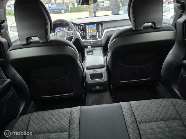 Volvo V60 2.0 B3 PLUS DARK 2023 Hybride Benzine 12