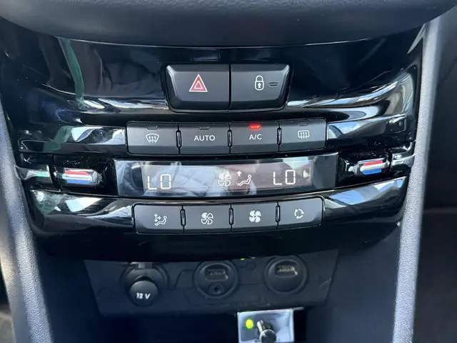 Peugeot 208 1.2 VTi Envy 2013 Benzine 13