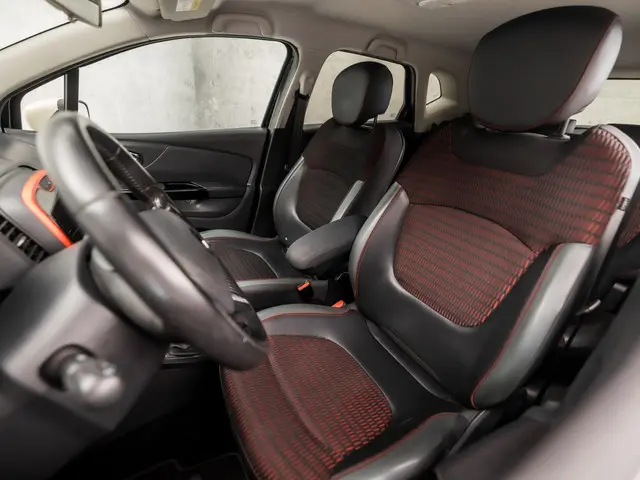 Renault Captur 0.9 TCe Helly Hansen 2015 Benzine 13