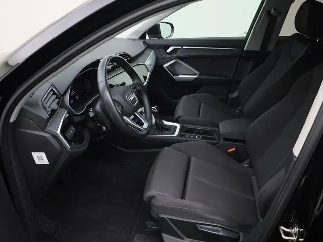 Audi Q3 35 TFSI Business Edition 2021 Benzine 17