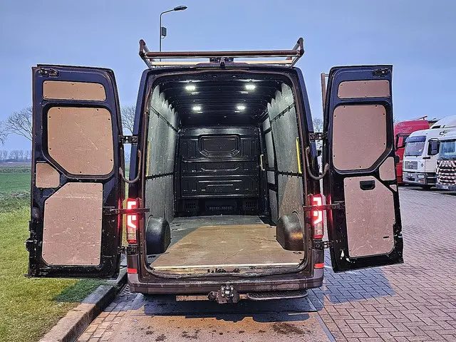 MAN TGE 3.180 2023 Diesel 12