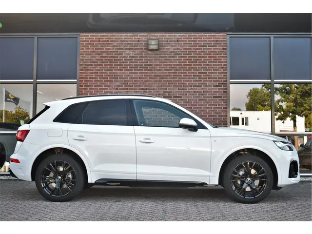 Audi Q5 50 TFSI e S-Edition 2023 Hybride Benzine 56