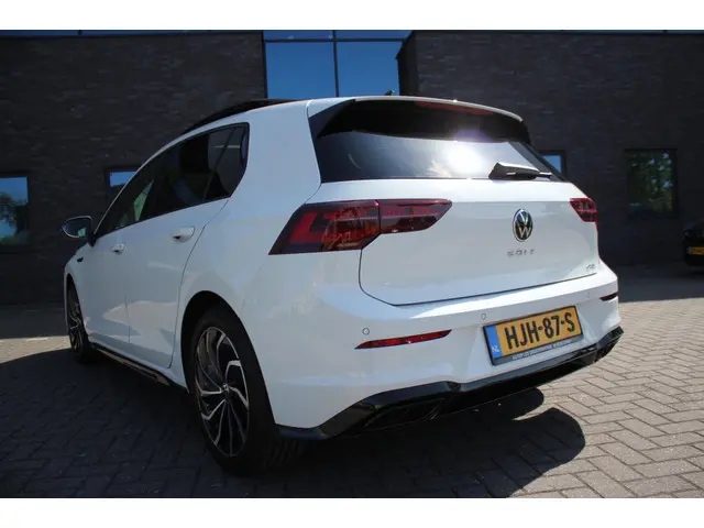 Volkswagen Golf 1.5 eTSI R-Line 2024 Benzine 8