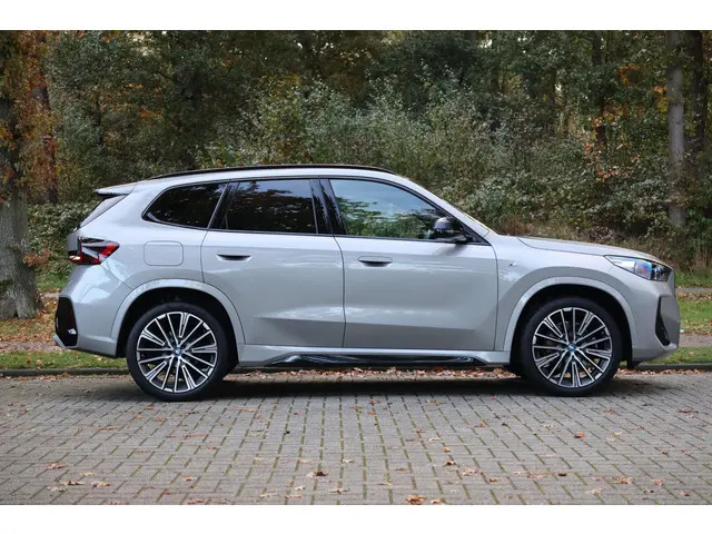 BMW X1 xDrive30e 2023 Hybride Benzine 8