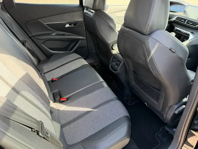 Peugeot 3008 1.2 PureTech Première 2016 Benzine 18