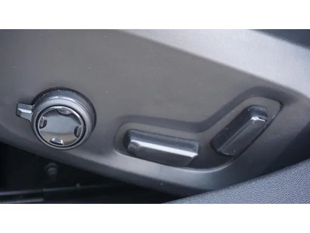 Volvo V60 2.0 T5 250pk R-Design 2019 Benzine 45