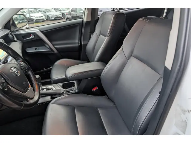 Toyota RAV4 2.5 Hybrid Executive 2017 Hybride Benzine 15