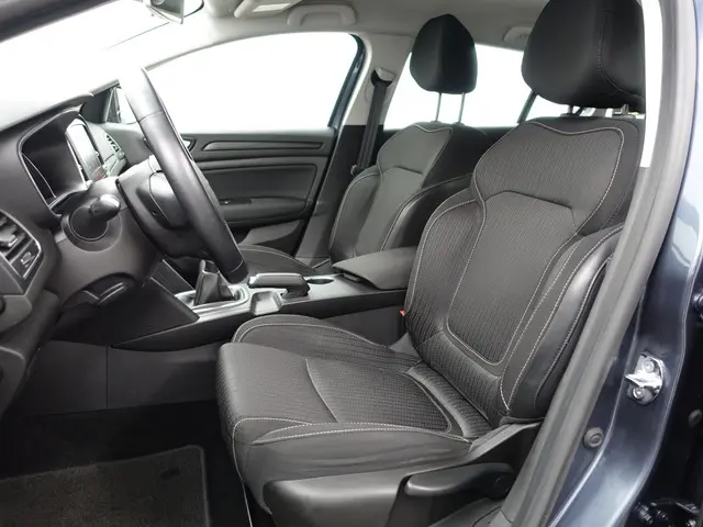 Renault Mégane Estate 1.2 TCe Intens- 2018 Benzine 17
