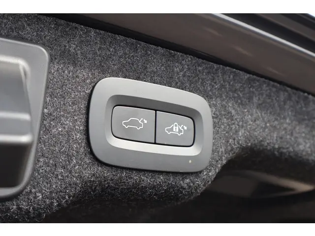Volvo S90 T8 AWD Ultimate Dark 2024 Hybride Benzine 15