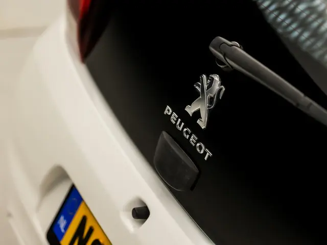 Peugeot 108 1.0 e-VTi Sport 2017 Benzine 24