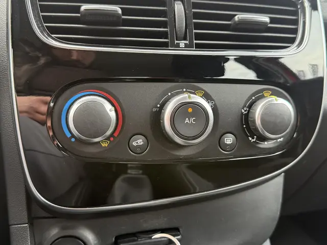 Renault Clio 0.9 TCe Limited 2018 Benzine 18