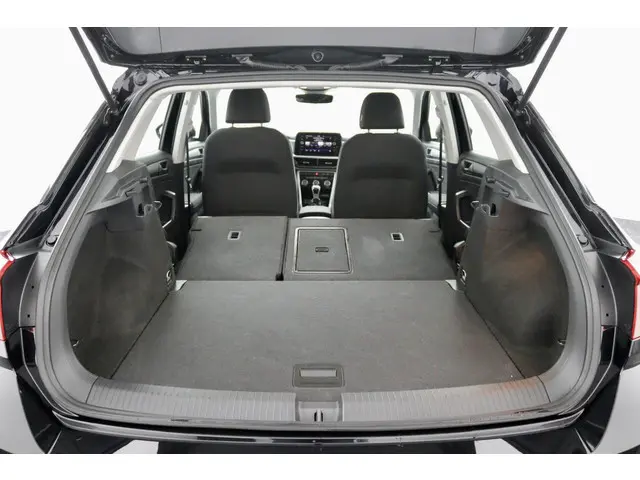 Volkswagen T-Roc 1.0 TSI Life zwart 2023 Benzine 30