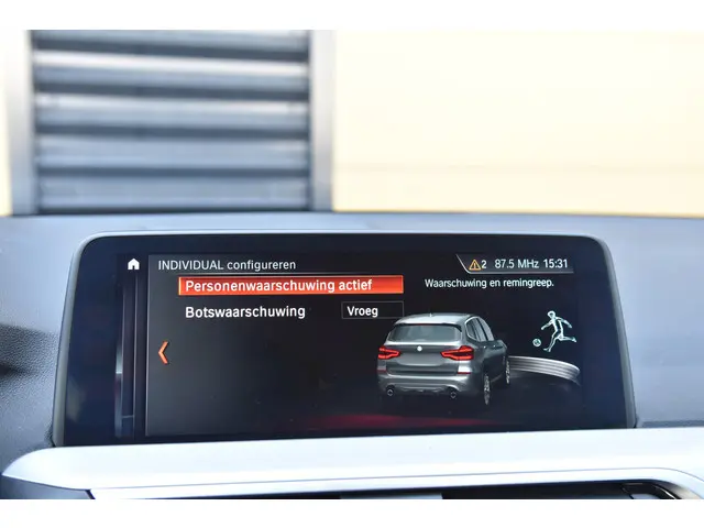 BMW X3 xDrive20i High Executive 2018 Benzine 21
