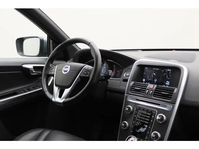 Volvo XC60 2.0 T6 Summum 2016 Benzine 36