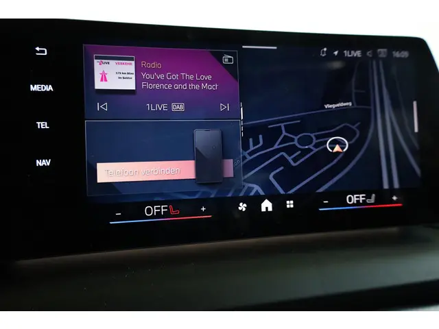 BMW 1 Serie 120 2025 Benzine 13