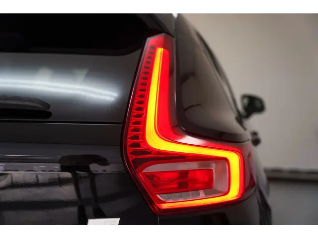 Volvo XC40 P8 Recharge AWD R-Design 2021 Elektrisch 35