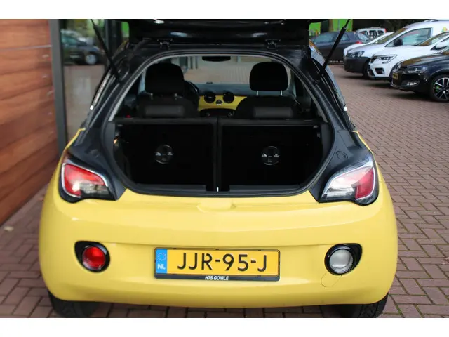 Opel ADAM 1.2 2015 Benzine 11
