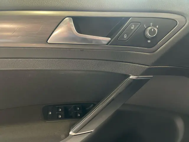 Volkswagen Golf 1.0 TSI Comfortline 2017 Benzine 26