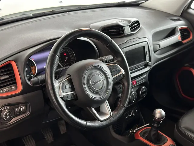 Jeep Renegade 1.4 MultiAir Opening Edition 2015 Benzine 24