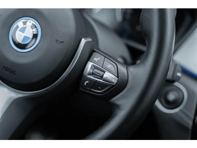 BMW X1 xDrive25e High Executive 2022 Hybride Benzine 29