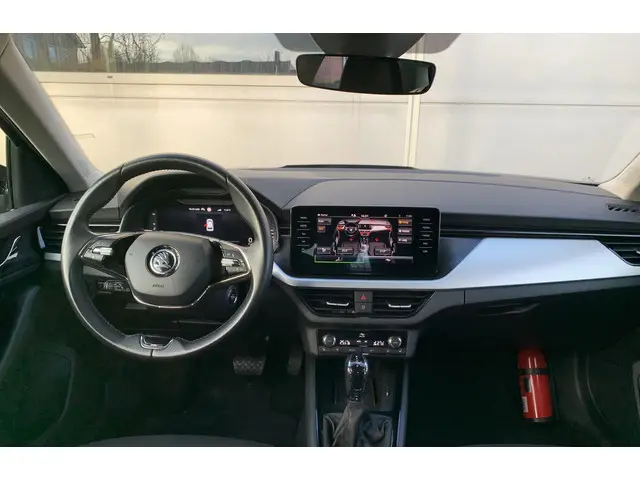 Škoda Kamiq 1.0 TSI Business Edition 2023 Benzine 18