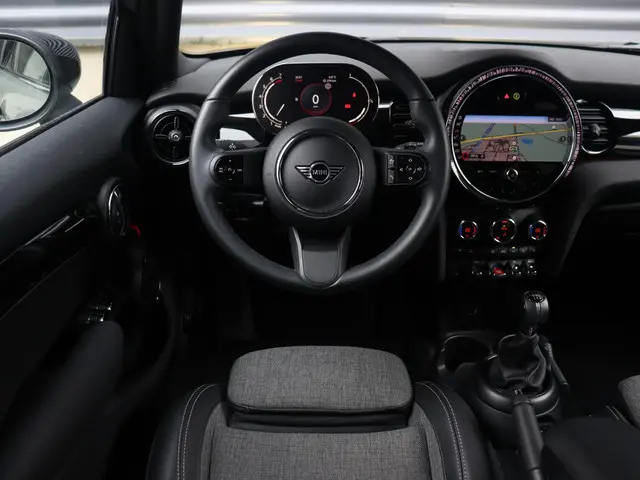 MINI 5-Deurs Cooper 2022 Benzine 9