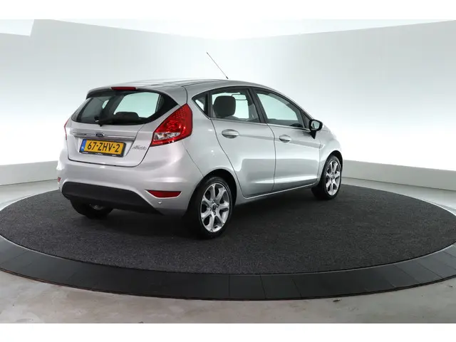 Ford Fiesta 1.25 Titanium 2013 Benzine 2